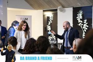 Da Brand a Friend (117)